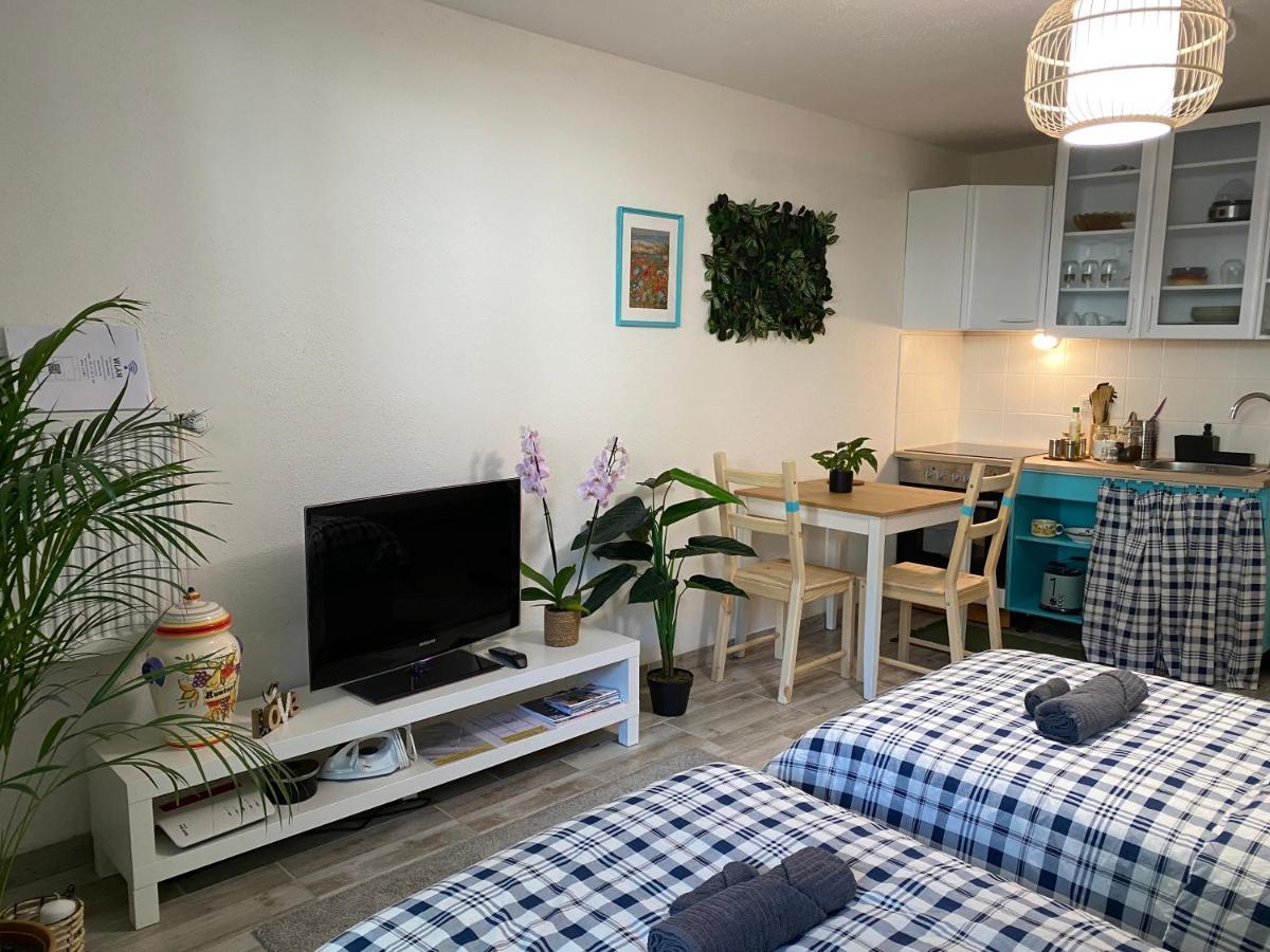 Sweet West - Contactless Check-in Apartment *